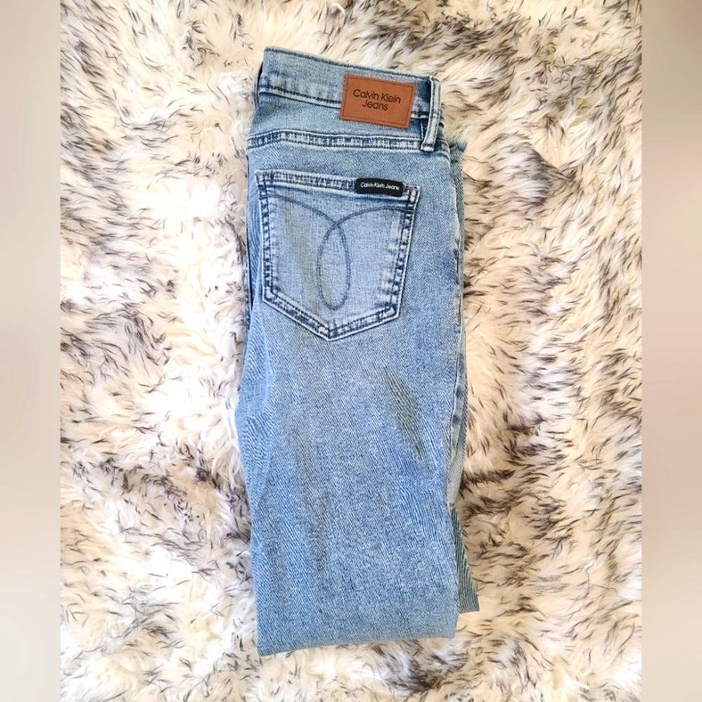 Calvin Klein NWT Skinny Jean 25